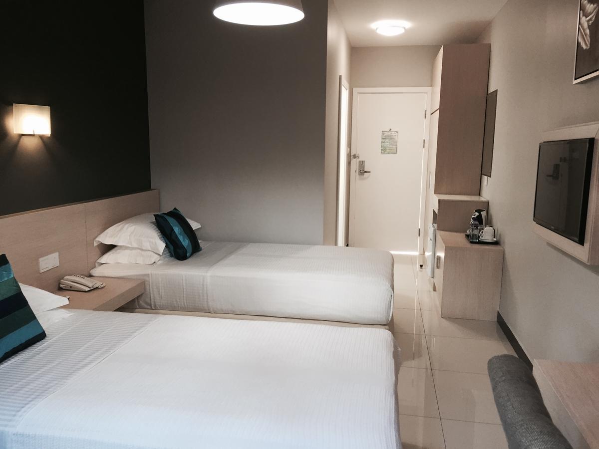 The Shady Rest Hotel พอร์ตมอร์สบี ภายนอก รูปภาพ